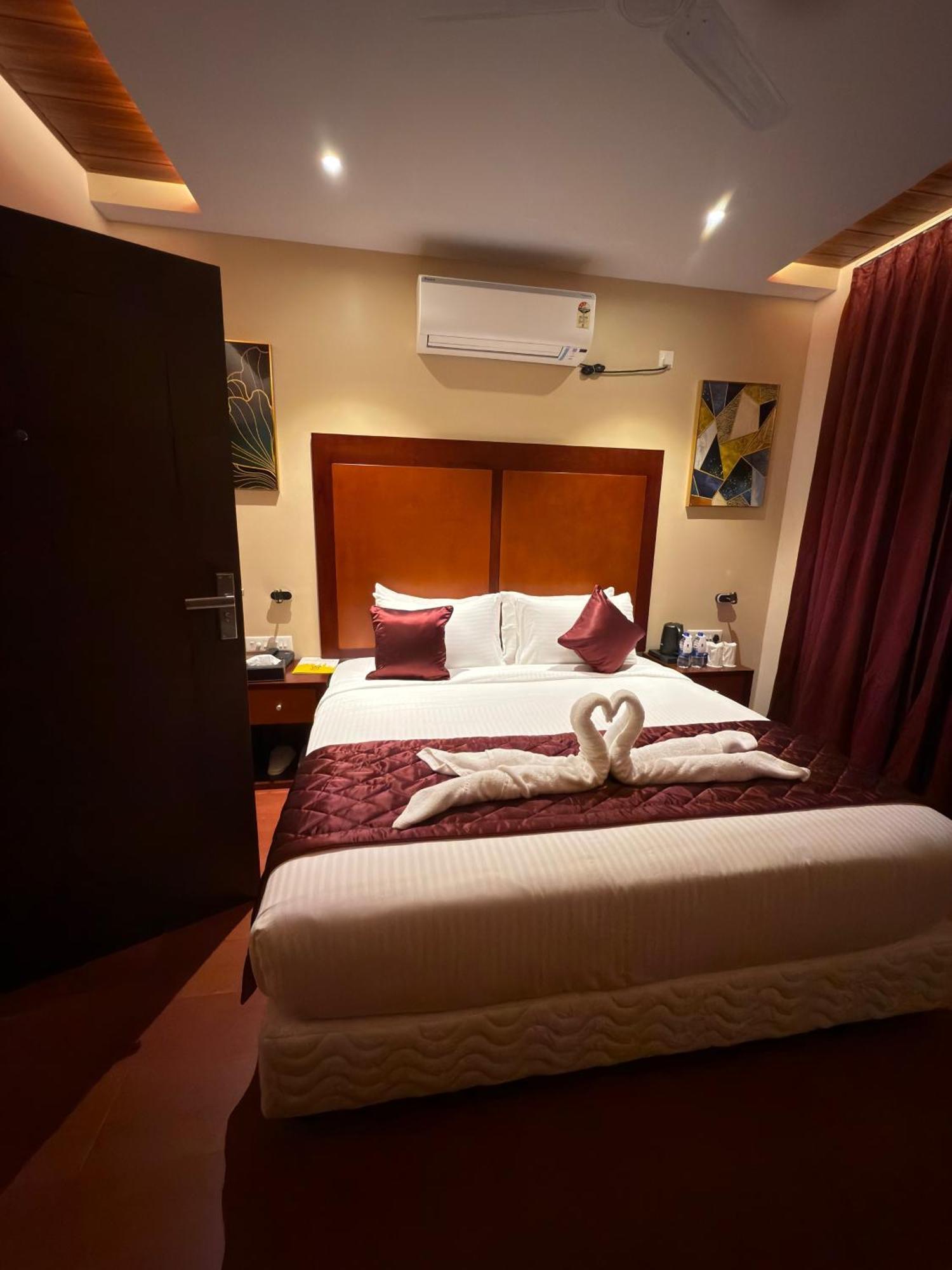 Park Avenue Hotel & Apartments Trichy Tiruchirappalli Esterno foto