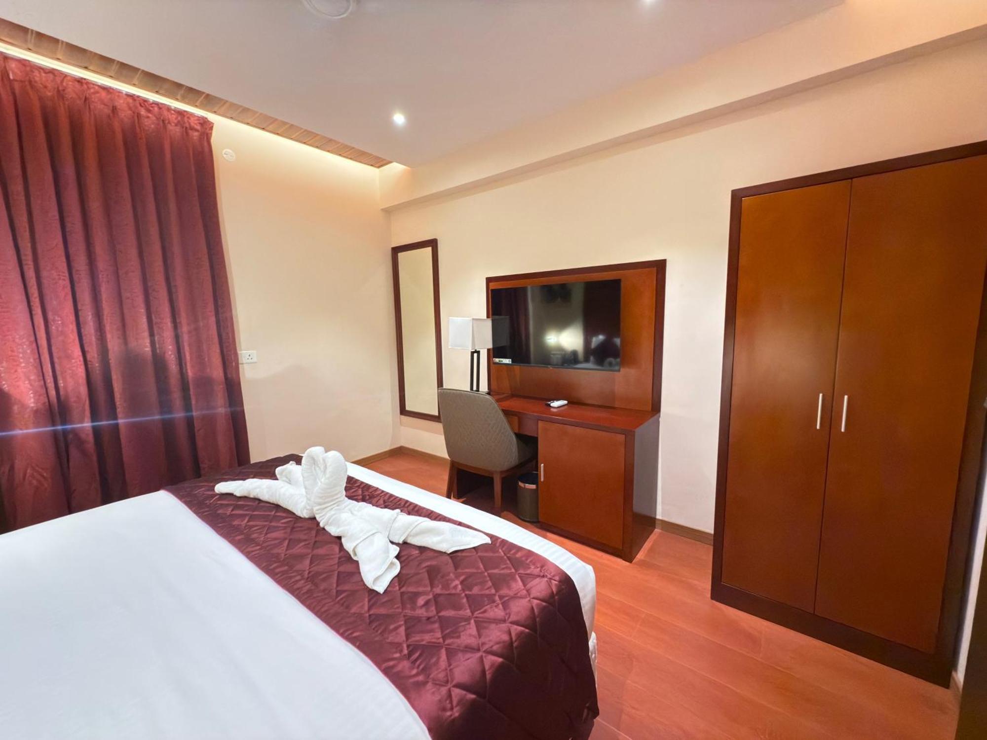 Park Avenue Hotel & Apartments Trichy Tiruchirappalli Esterno foto